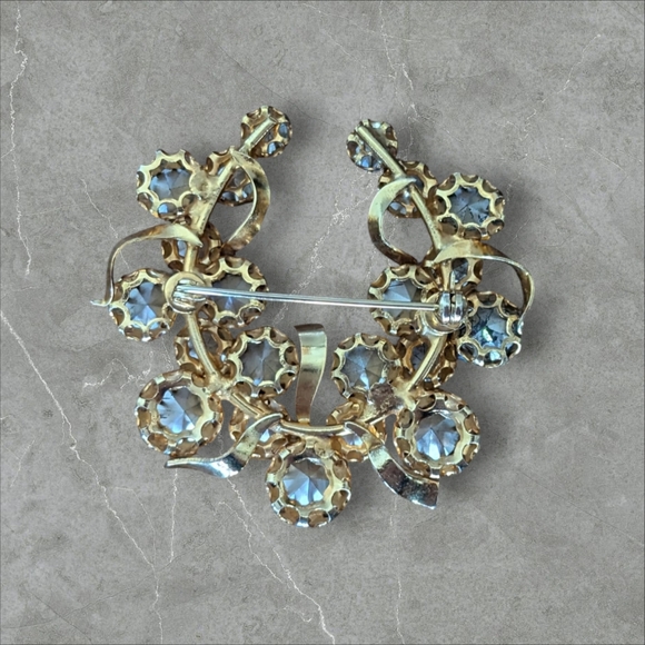 Sparkling Brooch - Picture 2 of 2